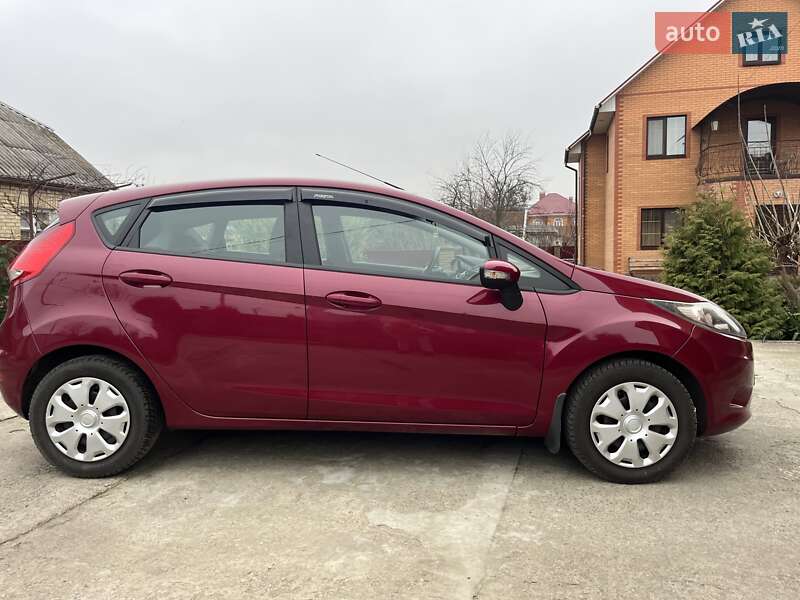 Хэтчбек Ford Fiesta 2010 в Фастове