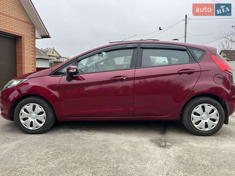 Хэтчбек Ford Fiesta 2010 в Фастове