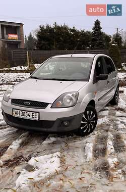 Хэтчбек Ford Fiesta 2008 в Трускавце