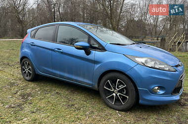 Хэтчбек Ford Fiesta 2010 в Мене