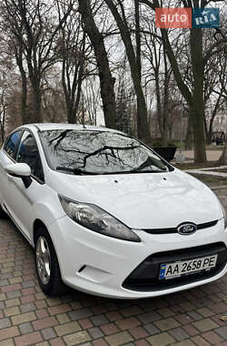 Хэтчбек Ford Fiesta 2011 в Черкассах