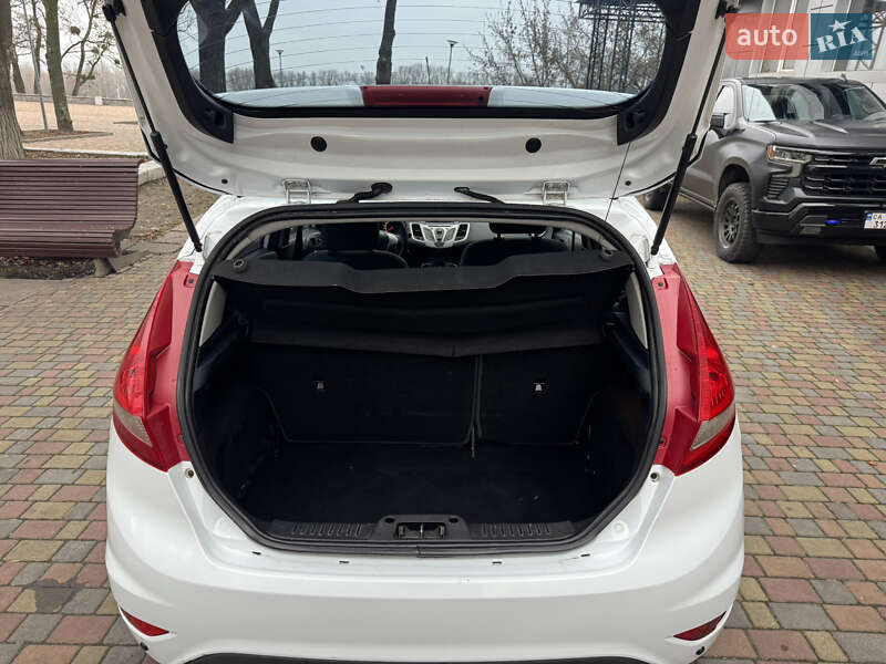 Хэтчбек Ford Fiesta 2011 в Черкассах