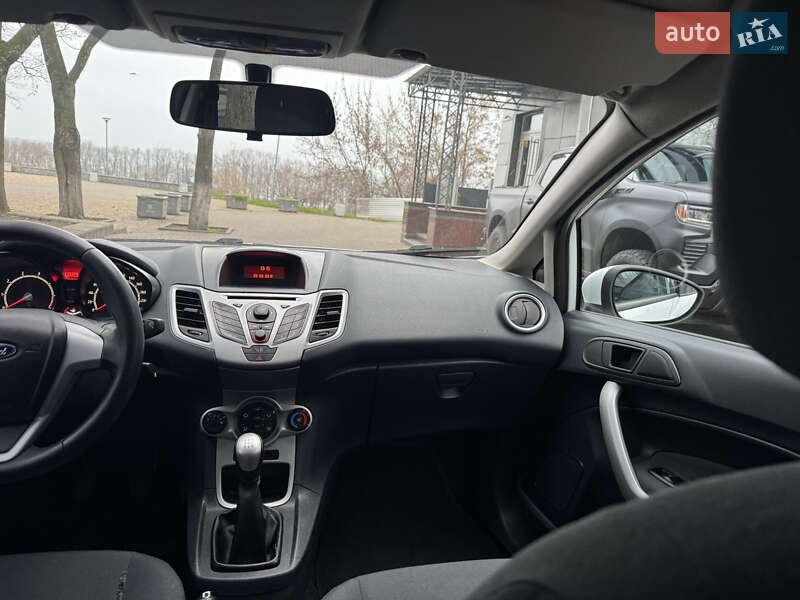 Хэтчбек Ford Fiesta 2011 в Черкассах
