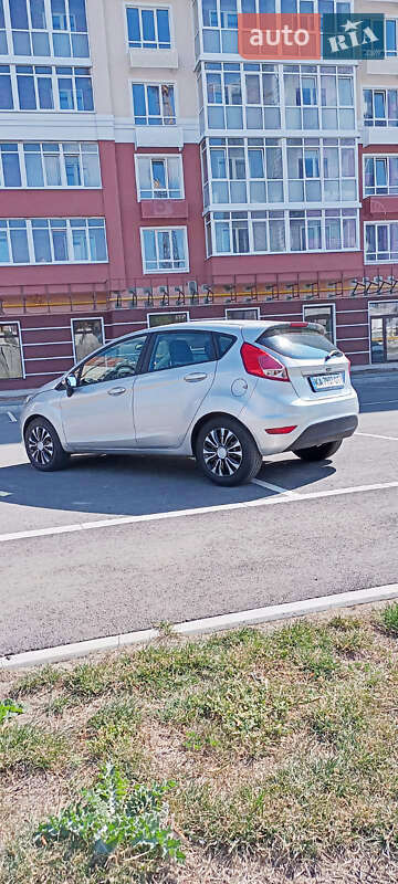 Хэтчбек Ford Fiesta 2016 в Умани