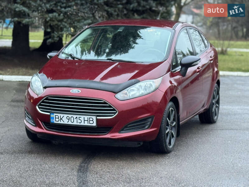 Седан Ford Fiesta 2014 в Рівному