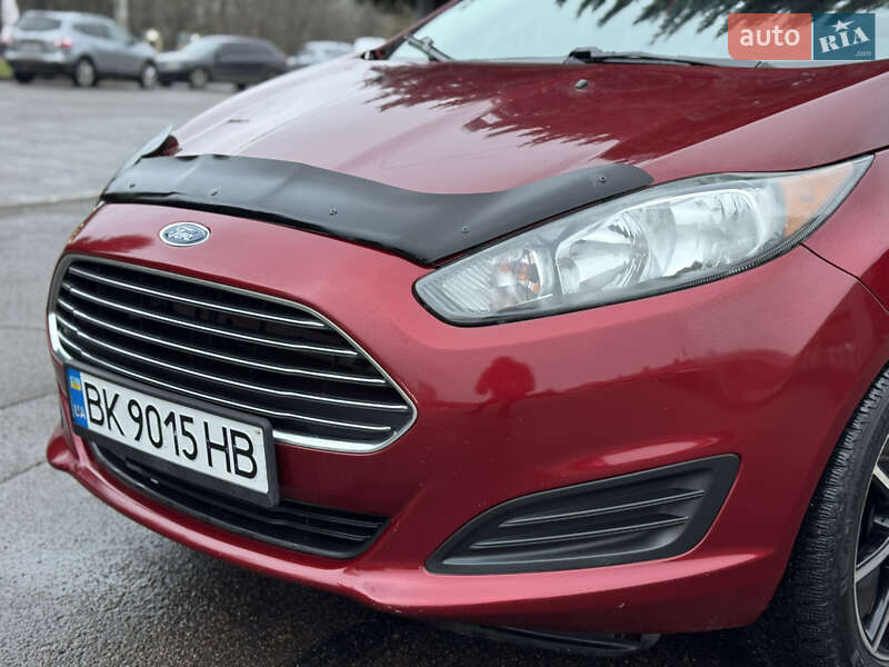Седан Ford Fiesta 2014 в Рівному