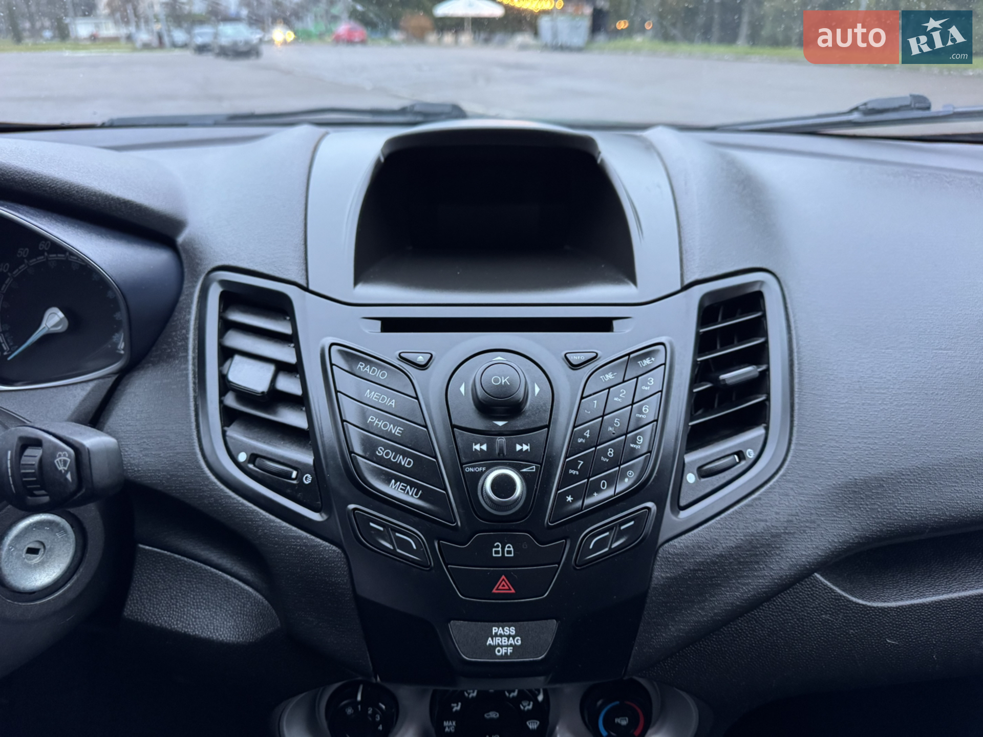 2014 Ford Fiesta - мініатюра 38