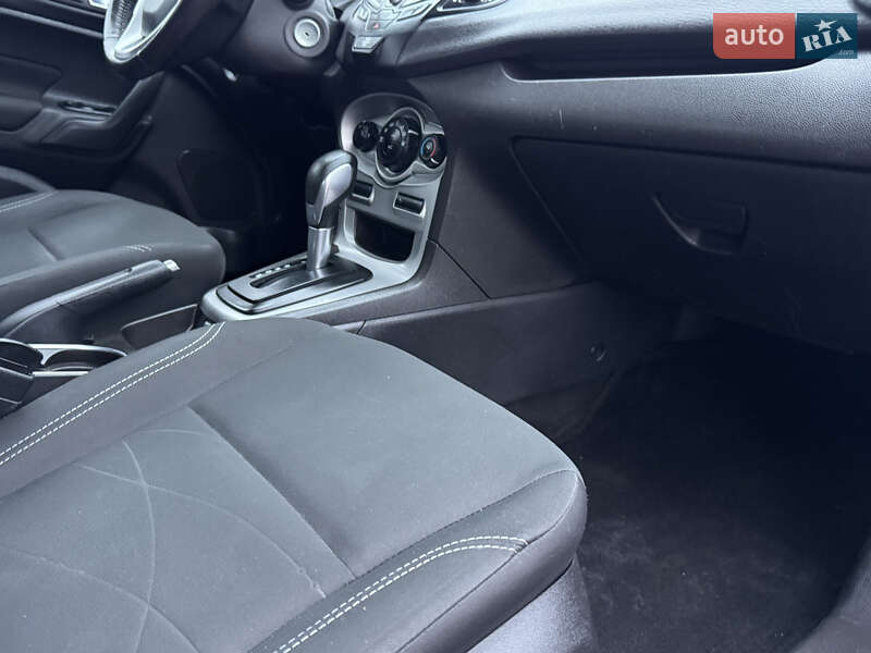 Седан Ford Fiesta 2014 в Рівному