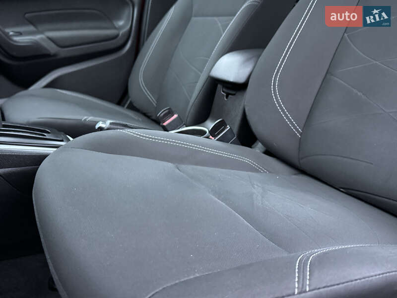 Седан Ford Fiesta 2014 в Рівному