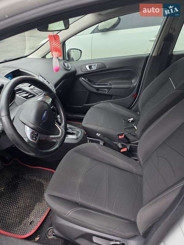 Хетчбек Ford Fiesta 2014 в Києві фото 3 Хетчбек Ford Fiesta 2014 в Києві