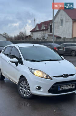 Хэтчбек Ford Fiesta 2012 в Дубно