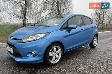 Хэтчбек Ford Fiesta 2010 в Мене