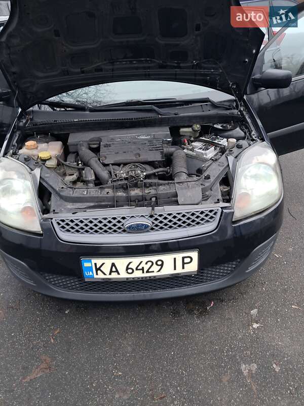 Хэтчбек Ford Fiesta 2006 в Киеве