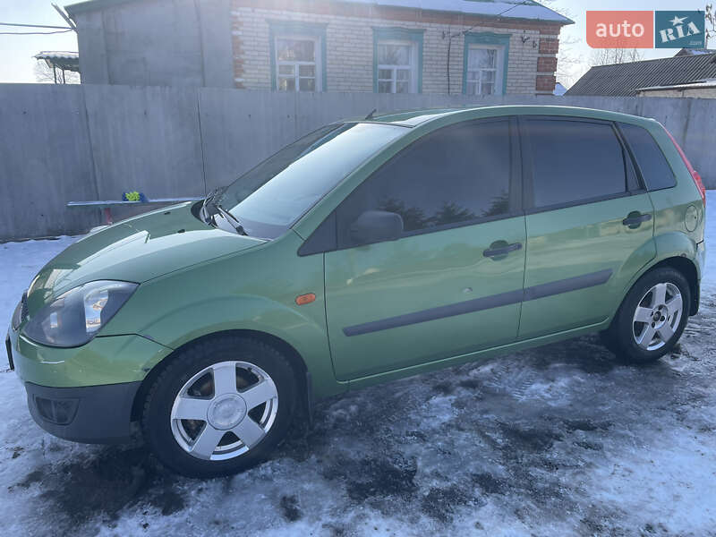 Хетчбек Ford Fiesta 2008 в Краснокутську