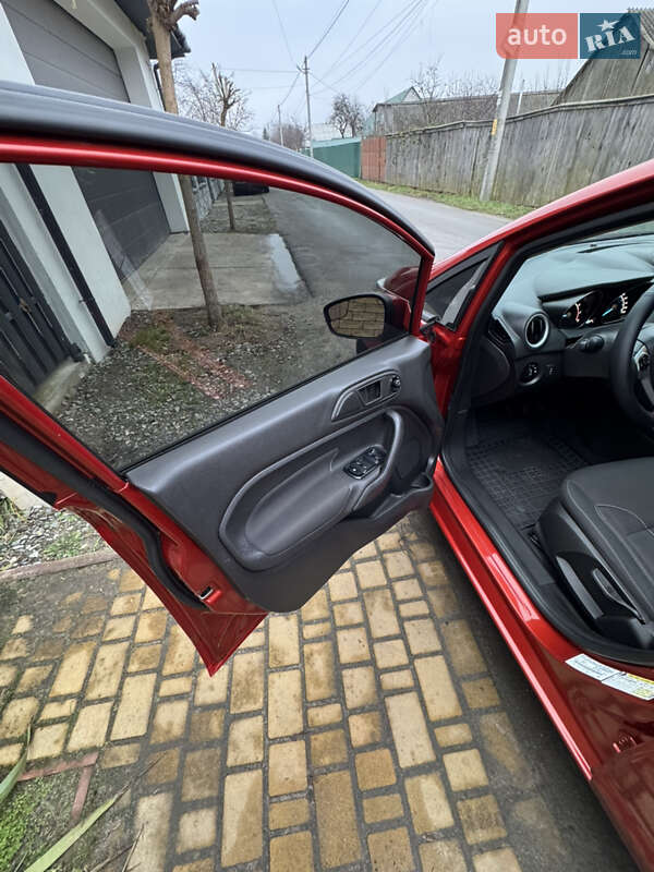 Седан Ford Fiesta 2019 в Буче