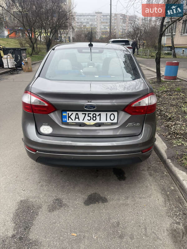 Седан Ford Fiesta 2013 в Киеве