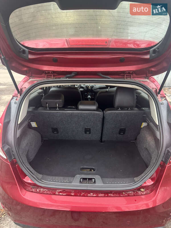 Хетчбек Ford Fiesta 2015 в Києві