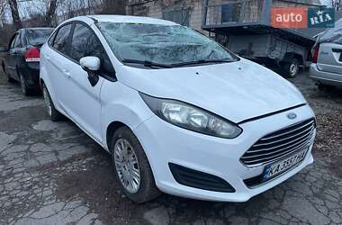 Седан Ford Fiesta 2015 в Миронівці