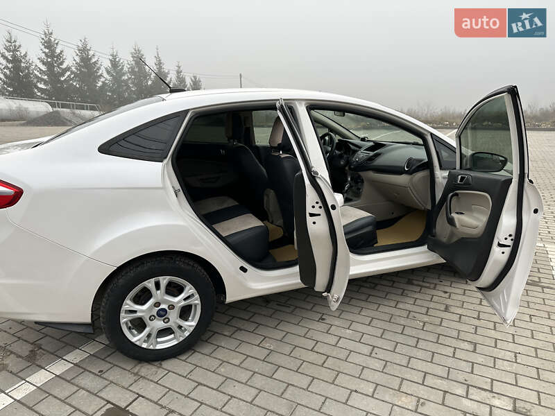 Седан Ford Fiesta 2016 в Тернополе