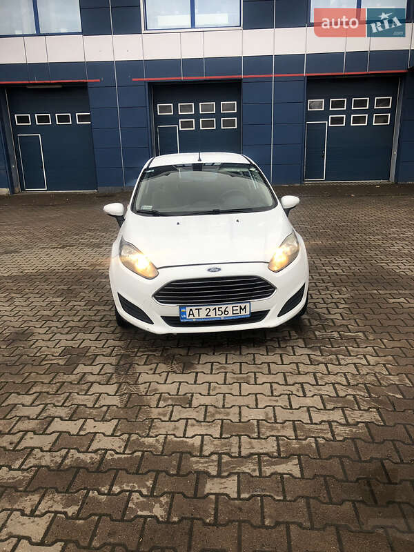 Хэтчбек Ford Fiesta 2013 в Ивано-Франковске
