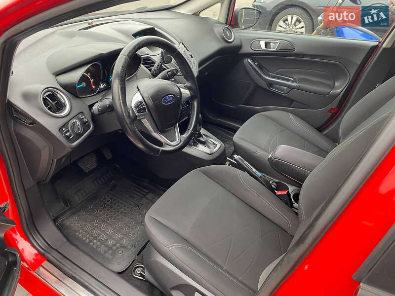 Хэтчбек Ford Fiesta 2014 в Гатном