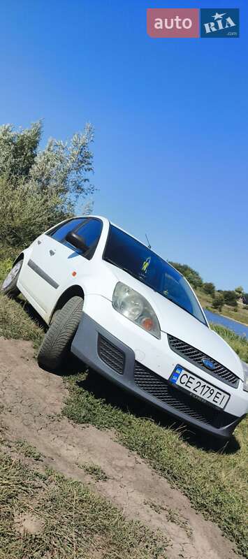 Хэтчбек Ford Fiesta 2007 в Снятине
