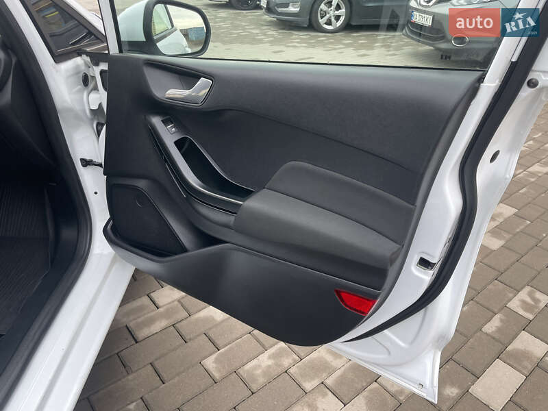 Хэтчбек Ford Fiesta 2018 в Киеве фото 15 Хэтчбек Ford Fiesta 2018 в Киеве