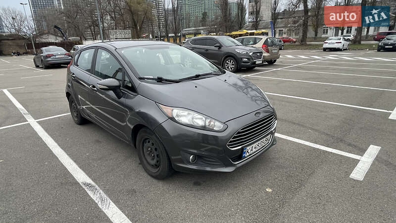 Хэтчбек Ford Fiesta 2016 в Киеве