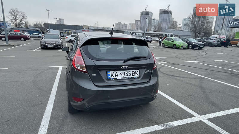 Хэтчбек Ford Fiesta 2016 в Киеве