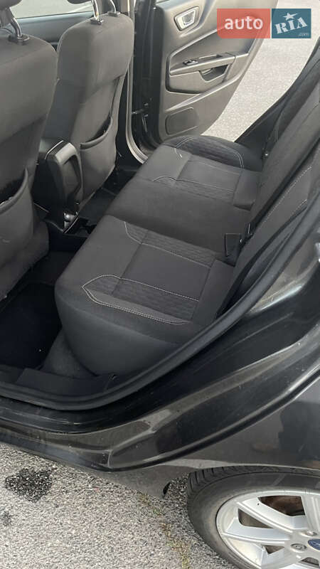 Хэтчбек Ford Fiesta 2016 в Киеве