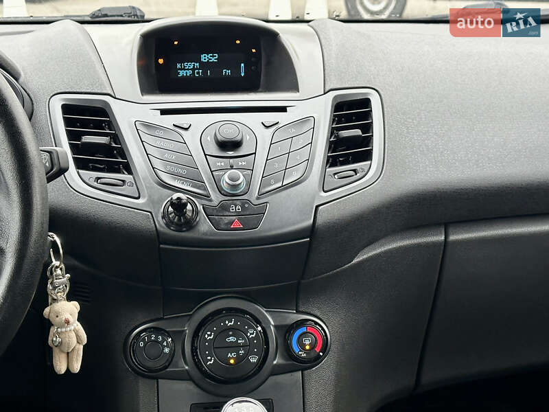 Хэтчбек Ford Fiesta 2013 в Киеве