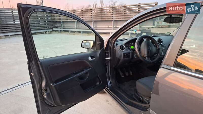 Хетчбек Ford Fiesta 2008 в Києві
