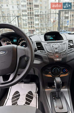 Хетчбек Ford Fiesta 2015 в Черкасах