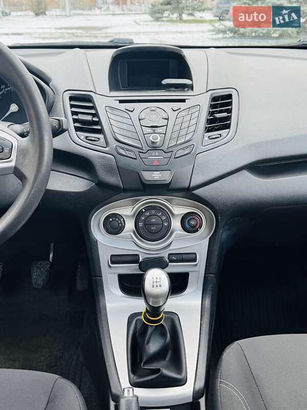 Седан Ford Fiesta 2018 в Києві