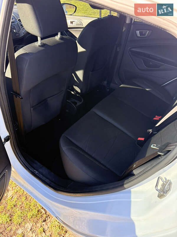 Хетчбек Ford Fiesta 2016 в Трускавці