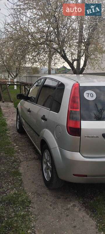 Хэтчбек Ford Fiesta 2003 в Лановцах