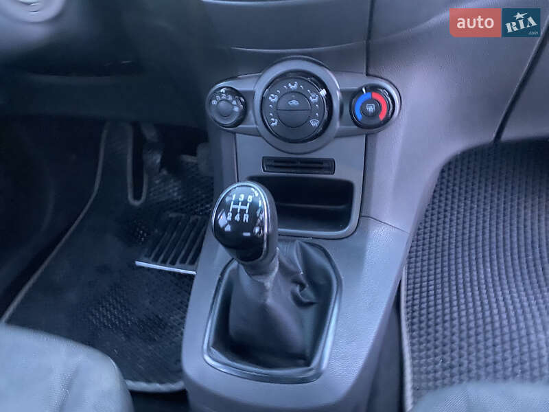 Хетчбек Ford Fiesta 2013 в Львові