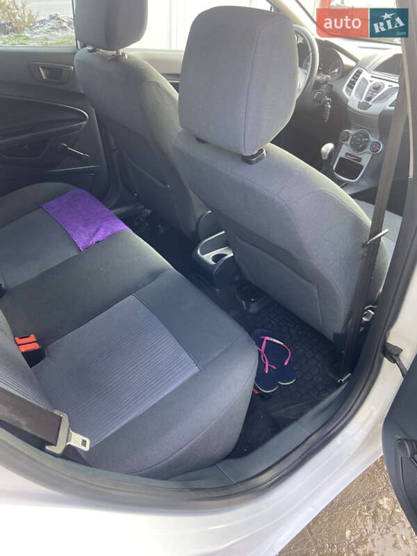 Хетчбек Ford Fiesta 2011 в Дніпрі