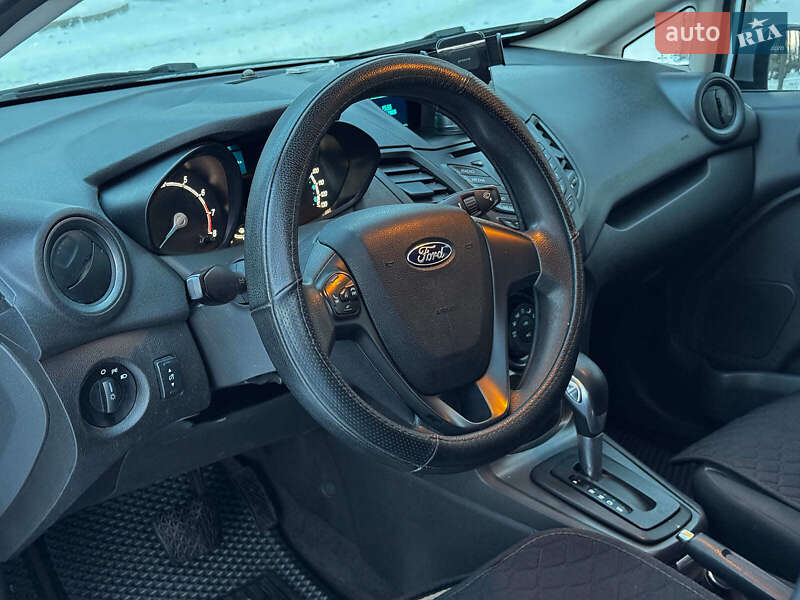 Седан Ford Fiesta 2016 в Киеве фото 13 Седан Ford Fiesta 2016 в Киеве