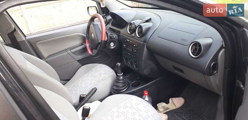 Хетчбек Ford Fiesta 2002 в Ужгороді фото 7 Хетчбек Ford Fiesta 2002 в Ужгороді