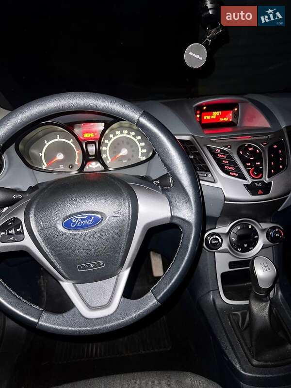 Хэтчбек Ford Fiesta 2010 в Ивано-Франковске