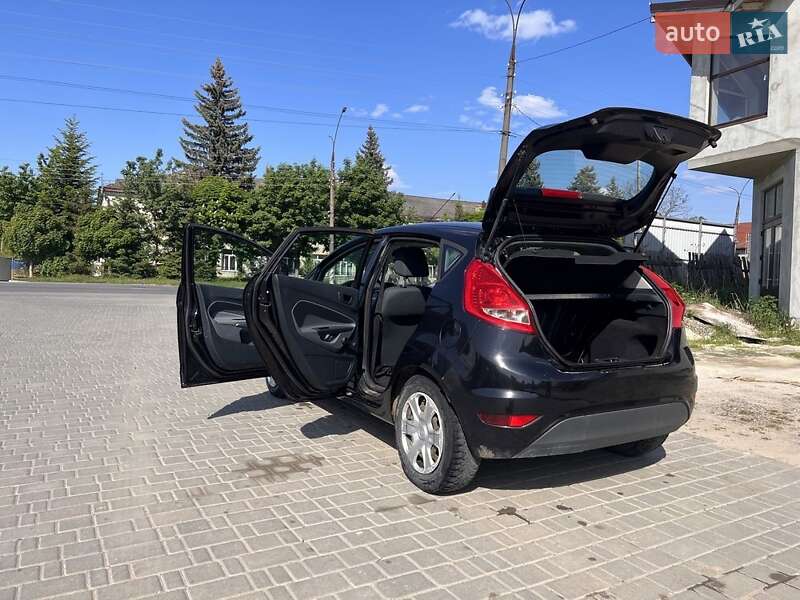 Хэтчбек Ford Fiesta 2010 в Ивано-Франковске