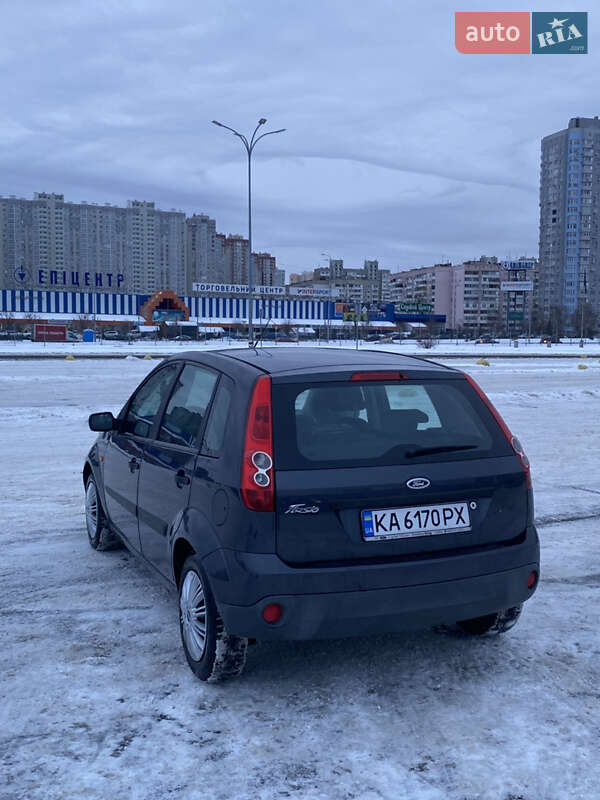 Хетчбек Ford Fiesta 2005 в Києві