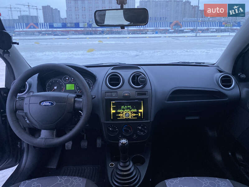 Хетчбек Ford Fiesta 2005 в Києві