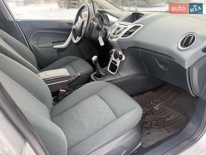 Хэтчбек Ford Fiesta 2010 в Виннице