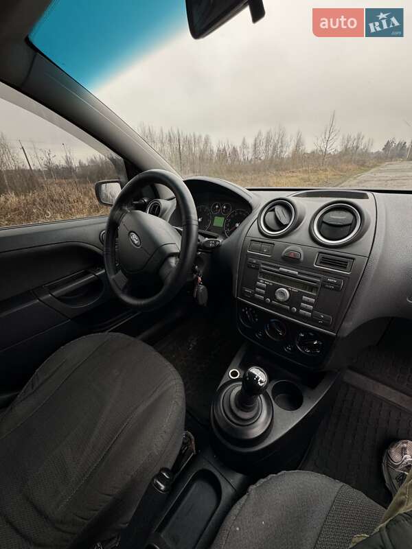 Хэтчбек Ford Fiesta 2008 в Бородянке