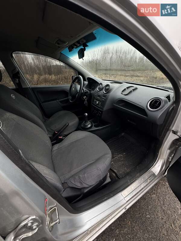 Хэтчбек Ford Fiesta 2008 в Бородянке