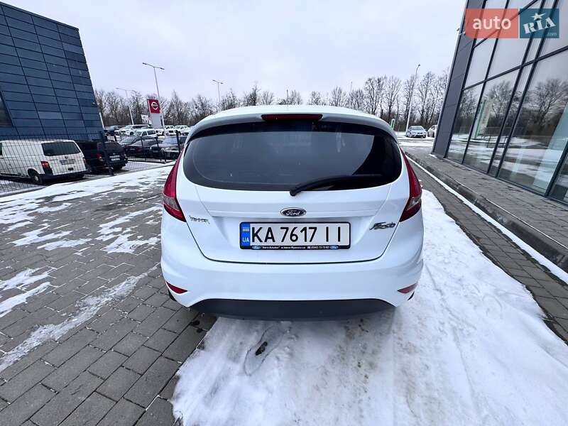 Хэтчбек Ford Fiesta 2011 в Ивано-Франковске
