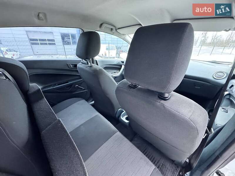 Хэтчбек Ford Fiesta 2011 в Ивано-Франковске