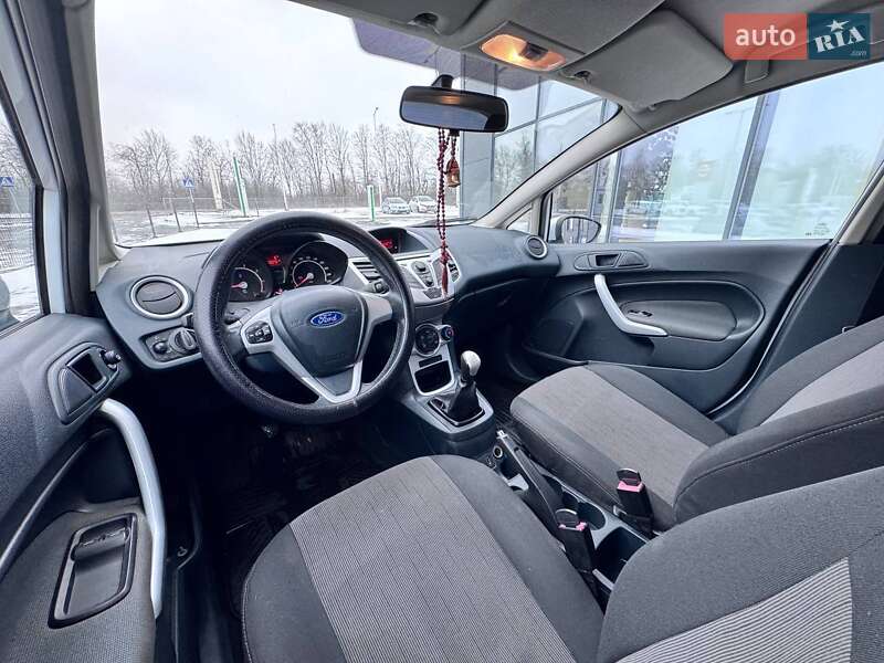 Хэтчбек Ford Fiesta 2011 в Ивано-Франковске